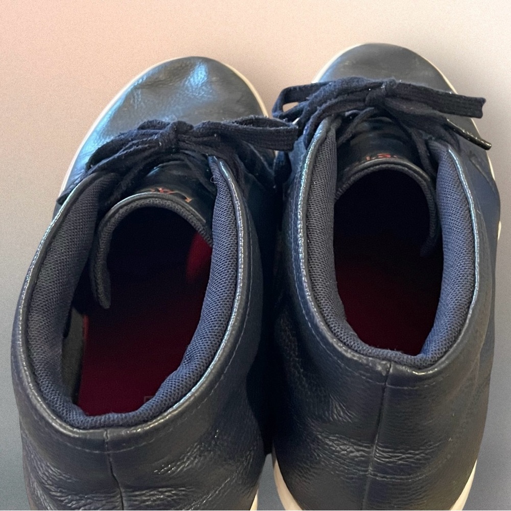 Lacoste Shoes - Picture 8 of 10